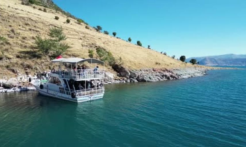 Genç dalgıçlar rov ile Van Gölü’nün saklı dünyasını gün yüzüne çıkardı