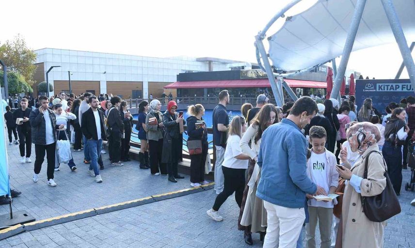 balıkesir kitap fuarı dokuzuncu gününde on binleri ağırladı