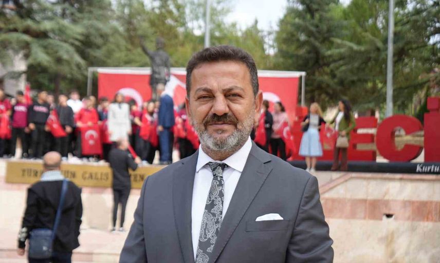 Bilecik’te saygı yürüyüşü: gaziler ve gençler bayraklarla omuz omuza yürüdü
