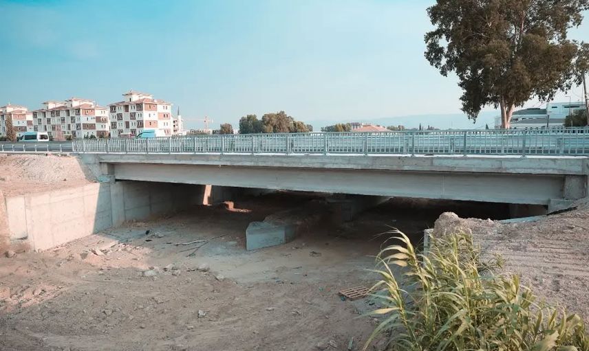 İncirliova'nın ulaşımında dönüm noktası: okullar kampüsü ile TOKİ arasında yeni köprü hizmete girdi
