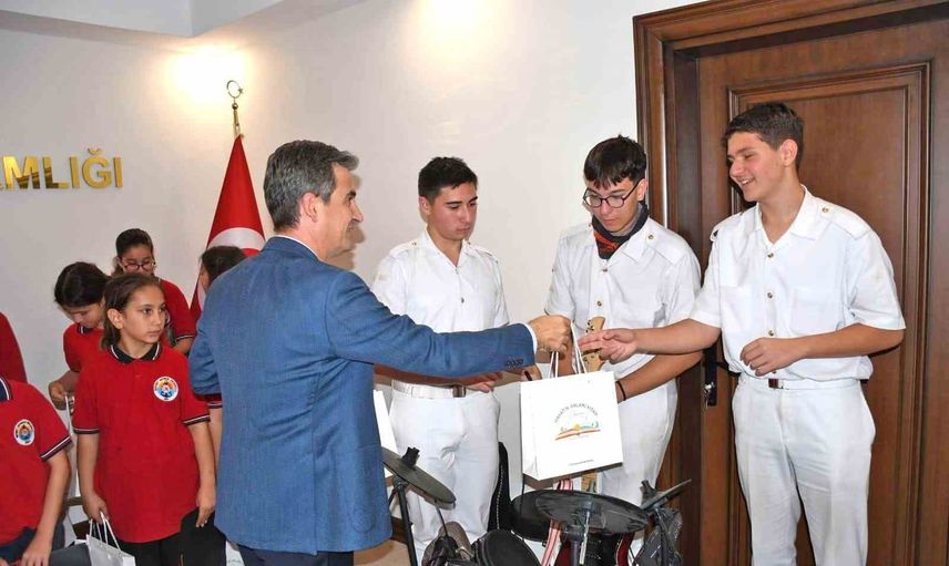 Çeşme'de koridorlar konser sahnesine döndü
