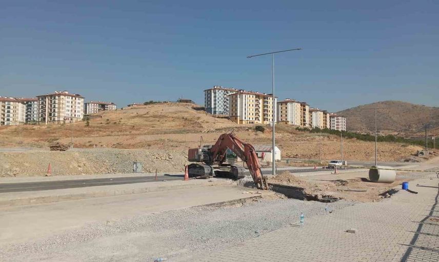Malatya'da Yol Çalışmasında Göçük: 2 İşçi Toprak Altında Kaldı