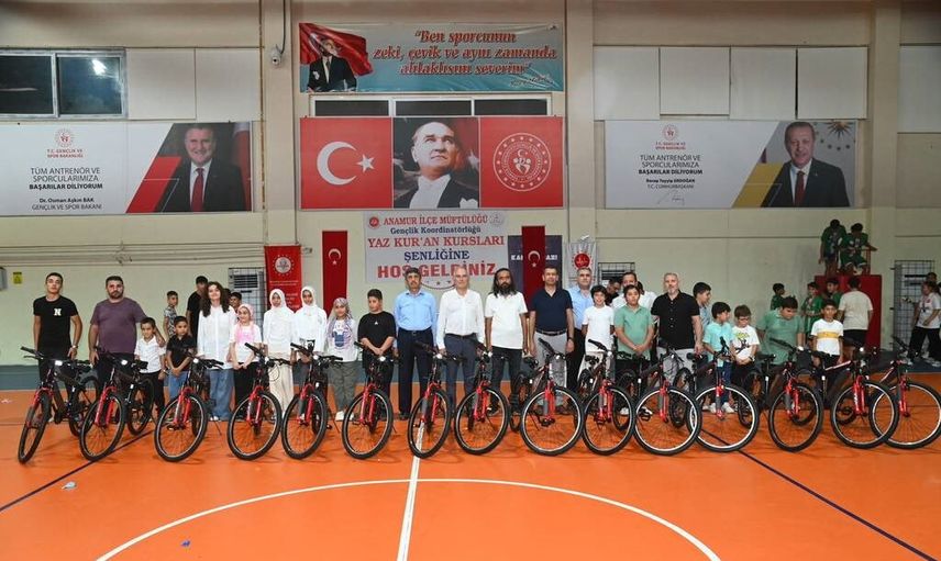 Yaz Kur'an kurslarında mehter ve voleybol gösterileriyle coşkulu kapanış