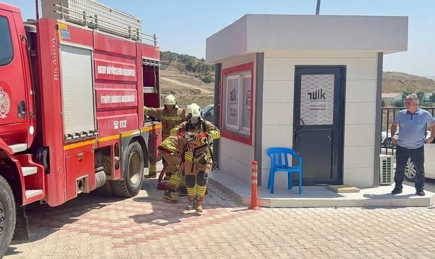 Hatay TÜİK binasında yangın eğitimiyle tahliye becerileri test edildi