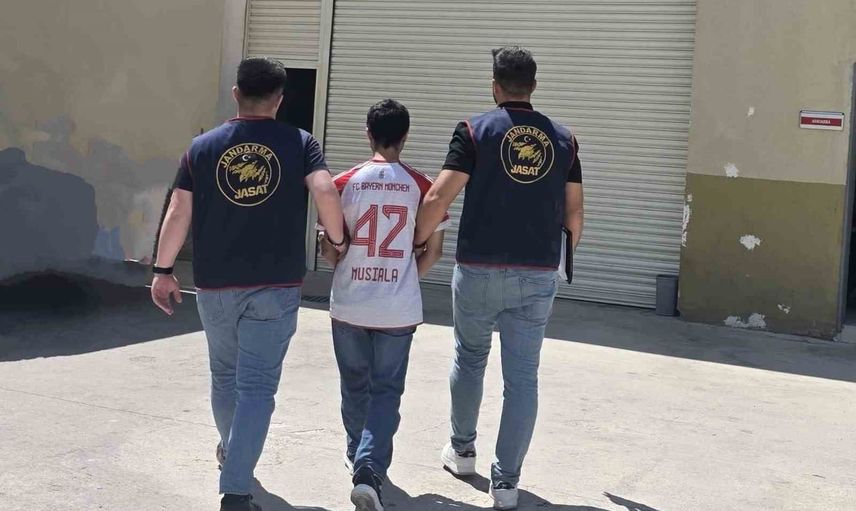 Gaziantep'te 25 yıl 1 ay 22 gün cezası kesinleşen şüpheli jandarma ekiplerince yakalandı