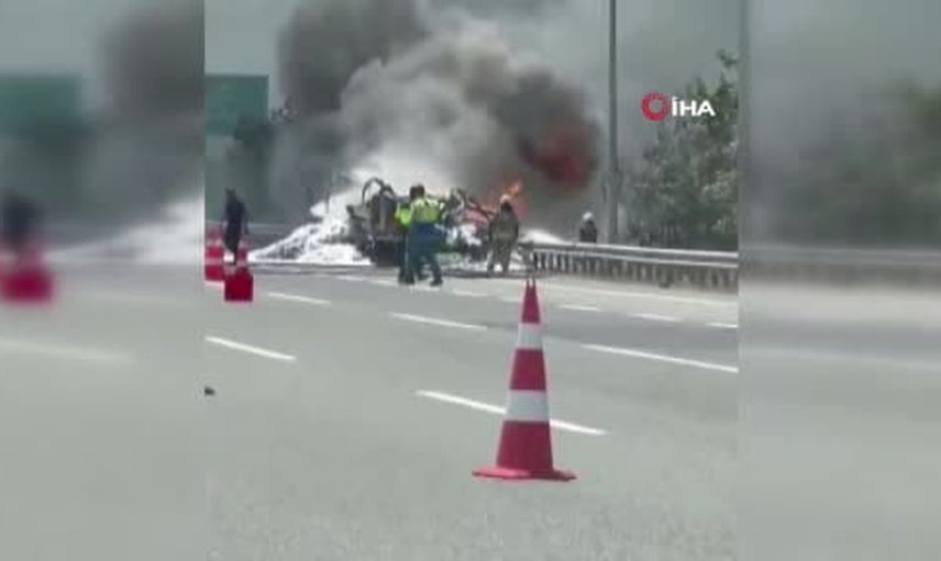Tır yangını Çatalca Nakkaş mevkiinde tarım arazilerine sıçradı