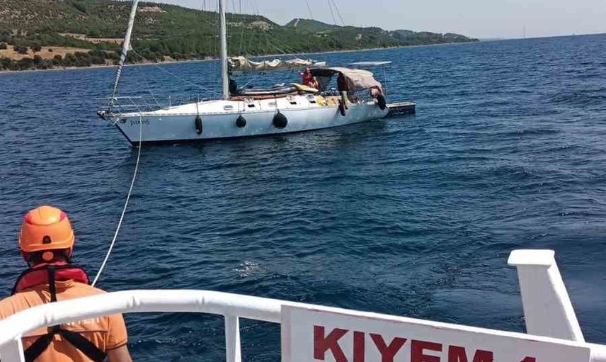 Sürüklenen tekne Çanakkale boğazı'nda kıyı emniyetiyle emniyete alındı