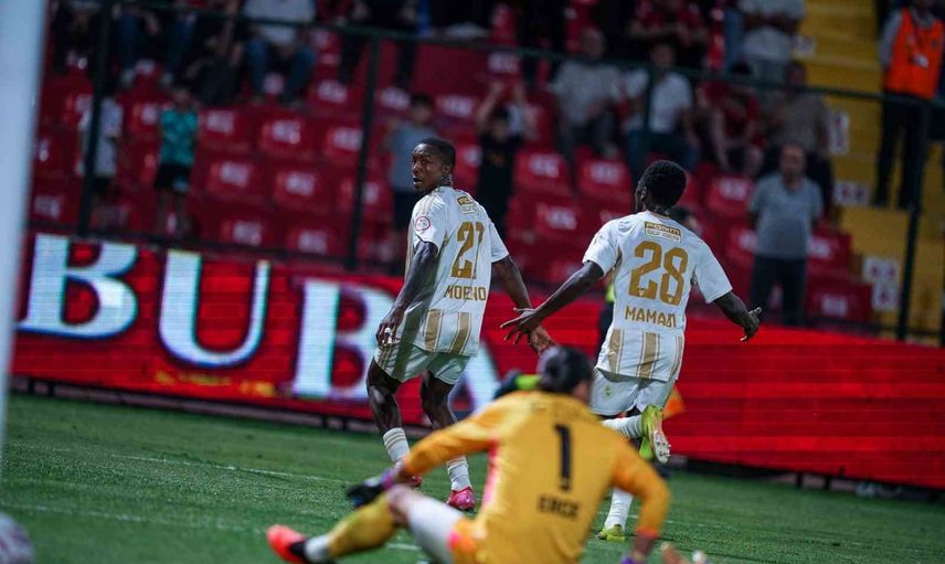 Daniel Moreno son üç maçta beş golle çıkışa geçti