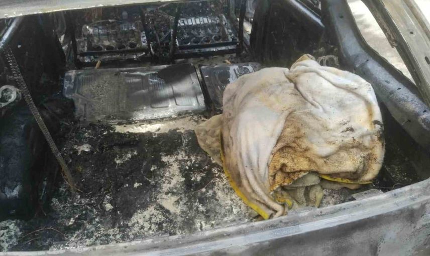 Eskişehir'de geceyi alarma geçiren yangın: park halindeki araç küle döndü