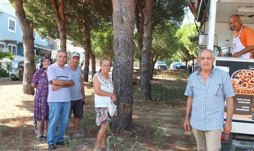 Burhaniye'de Ören Mahallesi'nde Bedri Alkan'ın lokma hayrı ilgi gördü