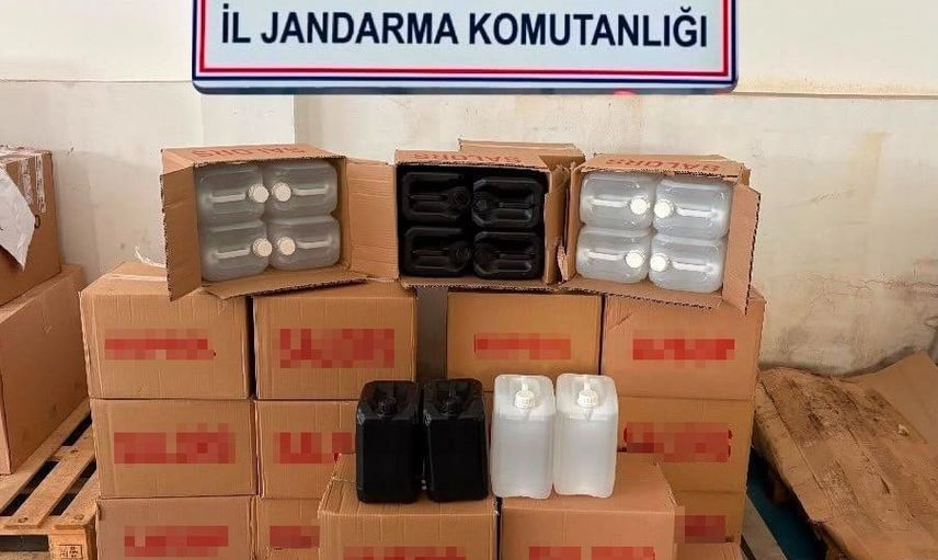 İzmir'de jandarma operasyonu: 6 bin 989 kişi sorgulandı, 1085 litre etil alkol ele geçirildi