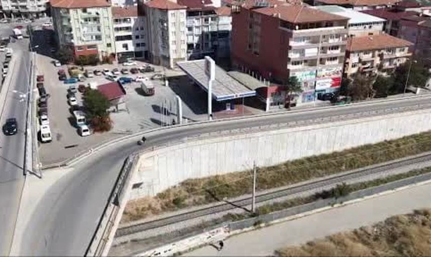 Dronla takip edildi: çalıntı motosikletle kaçan sürücünün ehliyeti geçersiz çıktı