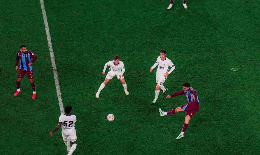 Trabzonspor ilk yarıda üstünlüğü sağladı, Ozan Tufan farkı getirdi