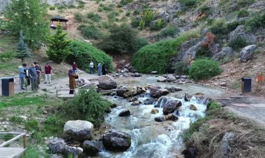 İvriz kaya anıtı ziyaretçileri tarih ve suyla buluşturuyor