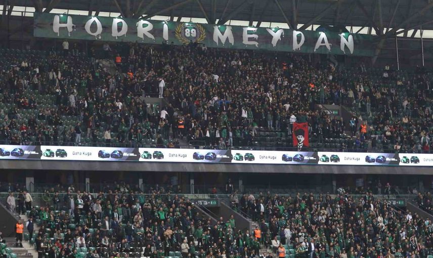 Kocaelispor sahasında Çaykur Rizespor'a karşı 15 dakikada golsüz eşitlik
