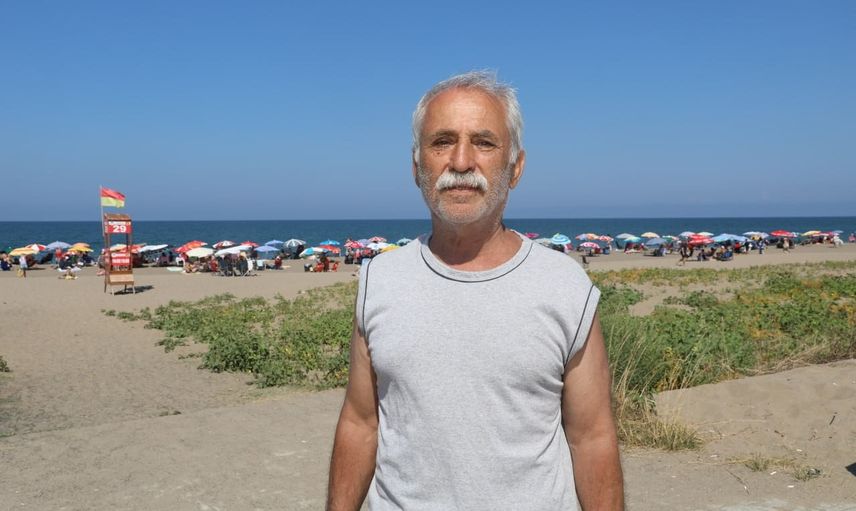 Karasu yaz aylarında canlanıyor: nüfus üçe katlanıyor, sahil dolup taşıyor