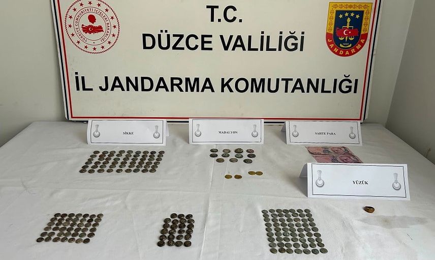Düzce'de jandarma tarihi eser operasyonunda Roma ve Bizans'a uzanan 196 sikke ele geçirdi