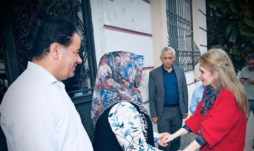 Milletvekili Ölmeztoprak sahada: esnaf, muhtar ve ailelerle buluştu
