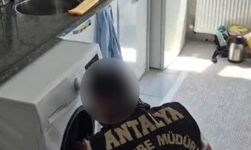 Antalya'da beyaz eşya servisi kılığıyla dolandırıcılık yapan iki kişi yakalandı