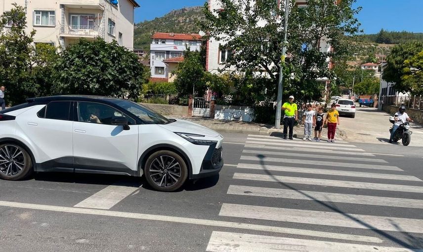 Gölpazarı'nda minik dedektifler trafikte bilinç kazanıyor
