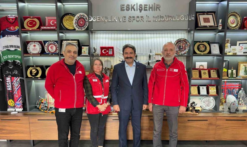 Kızılay, Eskişehir Gençlik ve Spor İl Müdürlüğünü bronz madalya ile ödüllendirdi