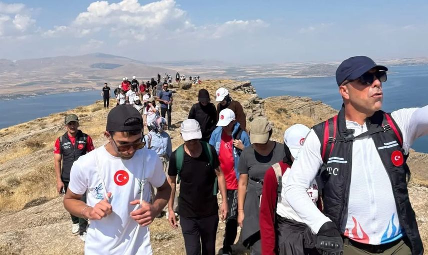 İncekaya krateri'nde doğa, tarih ve spor bir araya geldi