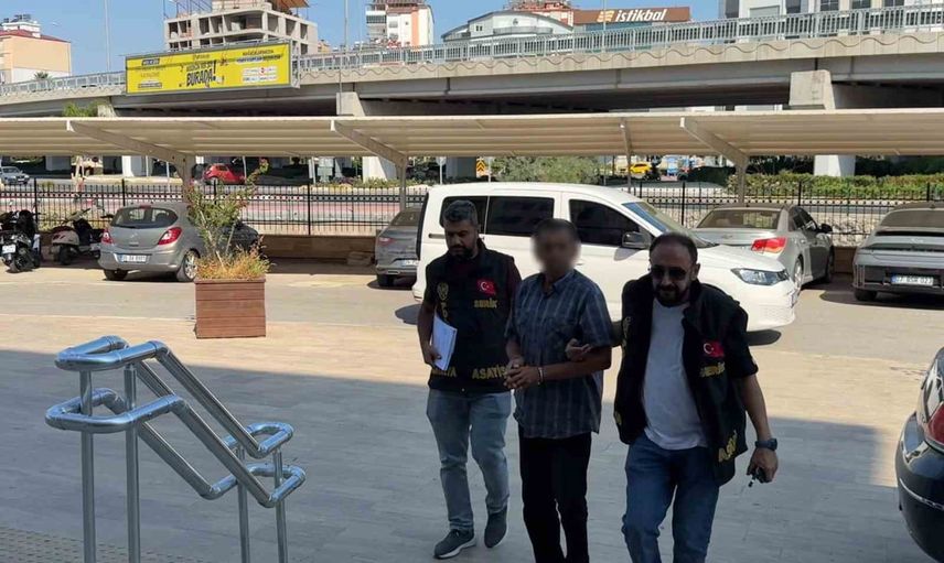 Çöp poşetiyle kimliğini saklayıp araç ve bina yakan şüpheli Serik'te yakalandı