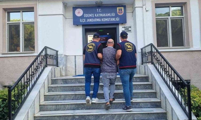 Jandarmanın 4 yıllık takibi sona erdi: Ödemiş'te 8 yıl 8 ay 15 gün hapisle aranan kişi yakalandı