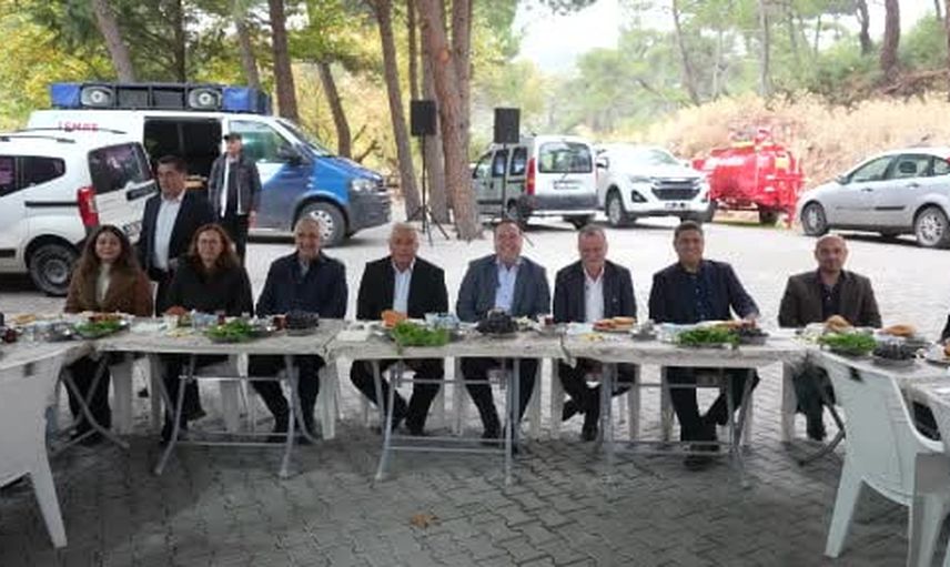 Dutlulu'dan Yuntdağı'na hizmet sözü: yollar genişleyecek, dört düğün salonu yapılacak