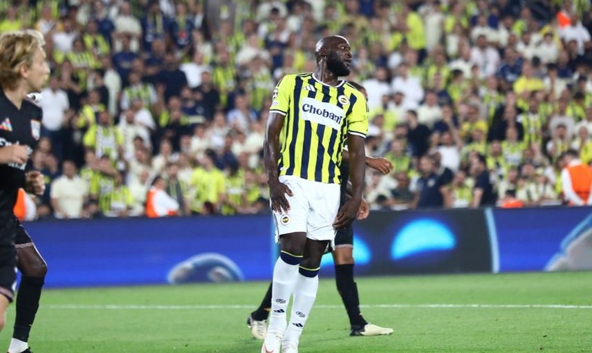 Lukaku sahaya çıktı: Fenerbahçe formasını ilk kez Lyon maçında terletti
