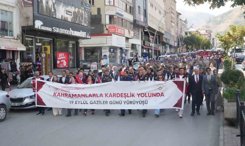 Muş'ta gaziler günü'nde birlik ve vefa yürüyüşü