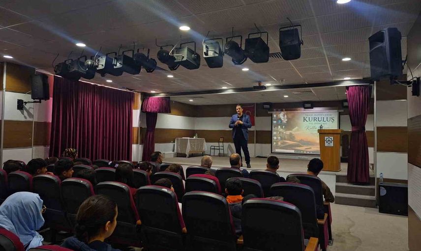 Kars’ta İmam Hatip okullarında yıl dönümü kutlaması