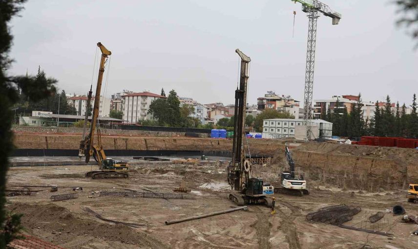 Efeler'de yeni adliye sarayında kazık dönemi: saha çalışmaları hız kazandı