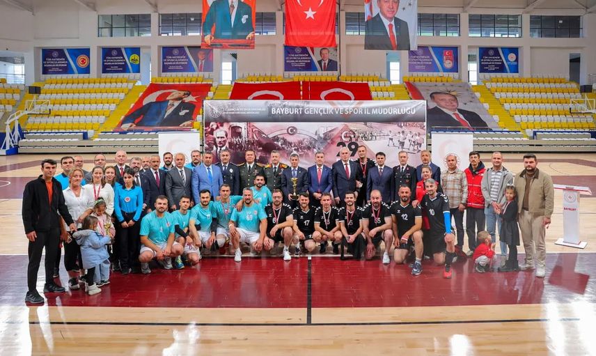 Bayburt'ta cumhuriyet kupası şampiyonu İl Sağlık Müdürlüğü oldu