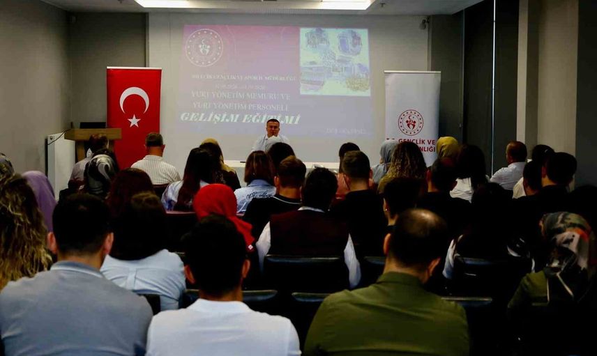 Yurt personeline açılış öncesi hizmet ve iletişim eğitimi