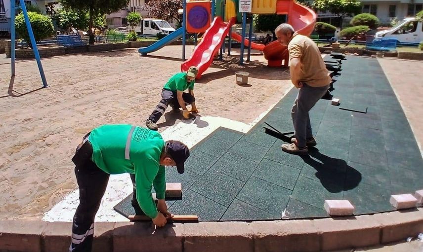 Efeler'de parklar yenileniyor, öncelik çocuk güvenliği