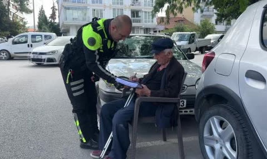 Burdur’da kızının ihbarı sonrası 85 yaşındaki sürücünün aracı güvenlik gerekçesiyle çekildi