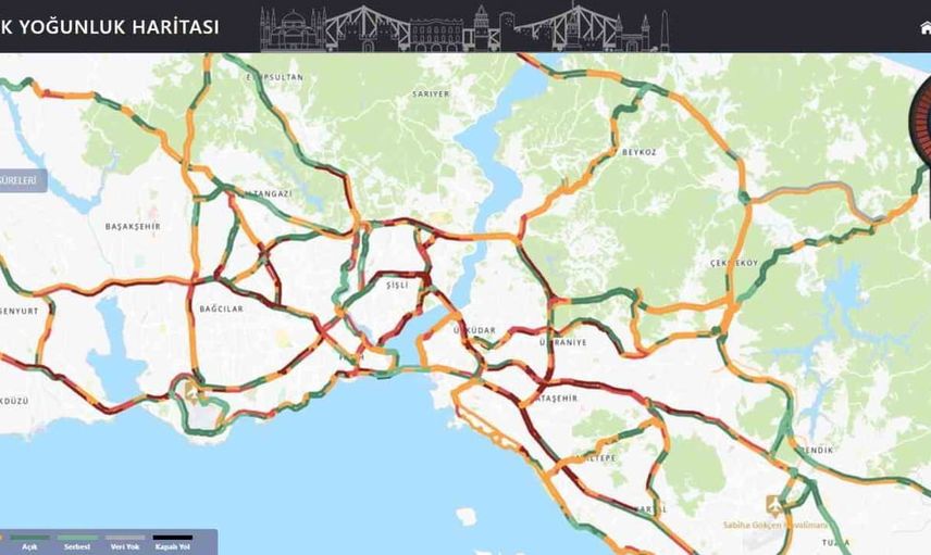 İstanbul'da sağanak mesai çıkışını kilitledi