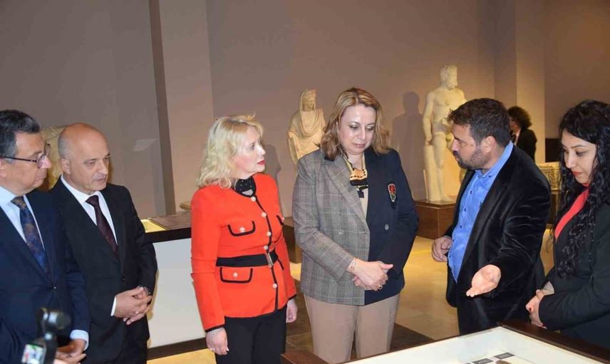 Kadının izleri müzede: 'yaşamın izinde kadın' sergisi Eskişehir'de