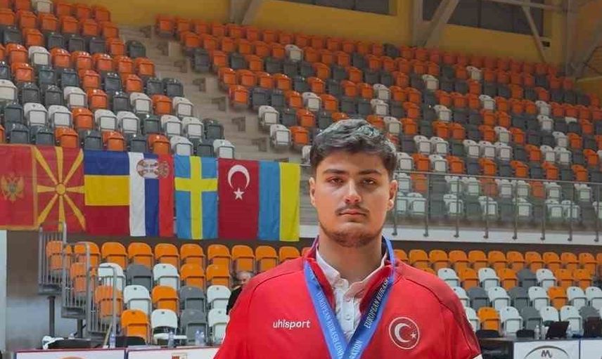 Elazığlı sporcuda kuraşta Avrupa ikinciliği