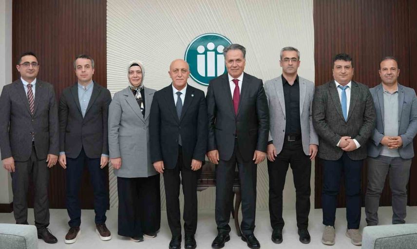 Tötm başhekim ve yardımcıları rektör Akpolat ile bir araya geldi