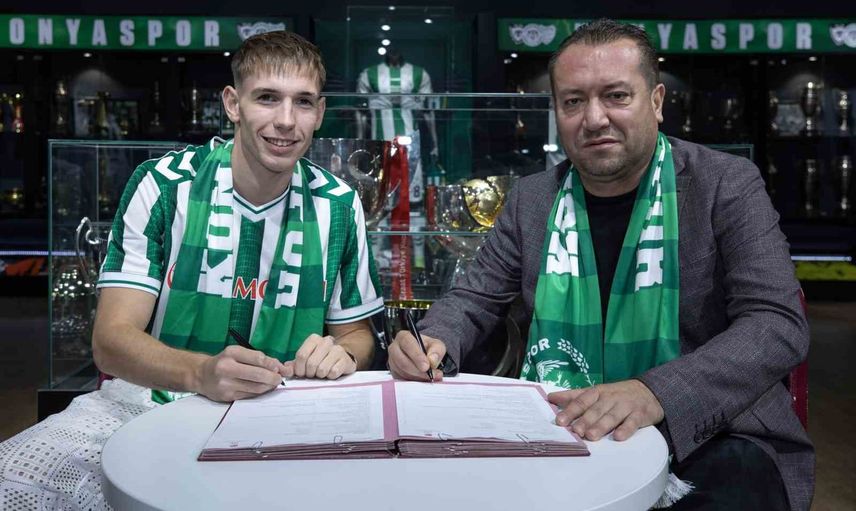 Konyaspor'un yeni 66 numarası: Rajmund Toth ile dört yıllık imza