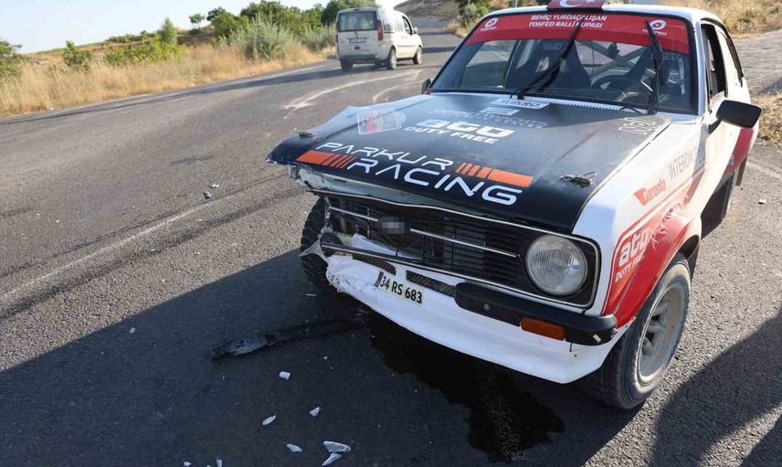 Kapadokya rallisi finalinde Kavak Kepez'te çarpışma: üç yaralı