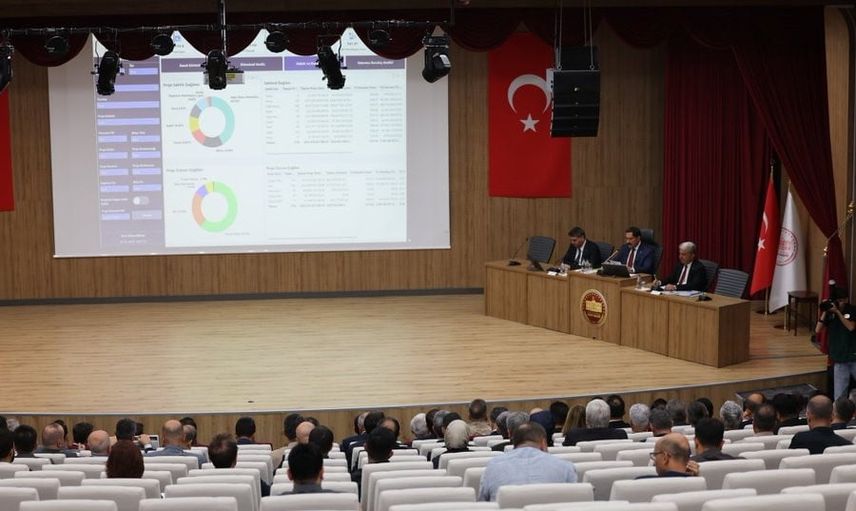 Hatay'da yatırım projeleri yeniden inşa önceliğiyle değerlendirildi
