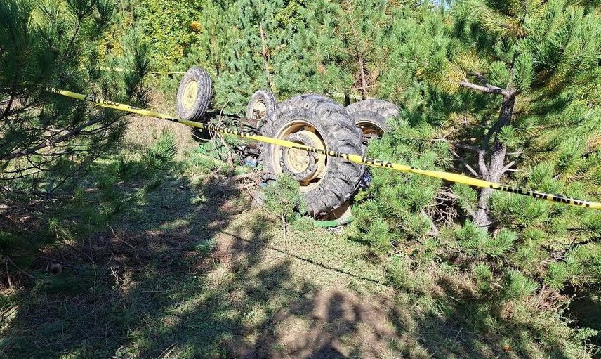 Kahramaneli'de mantar toplarken traktör devrildi: muhtar hayatını kaybetti
