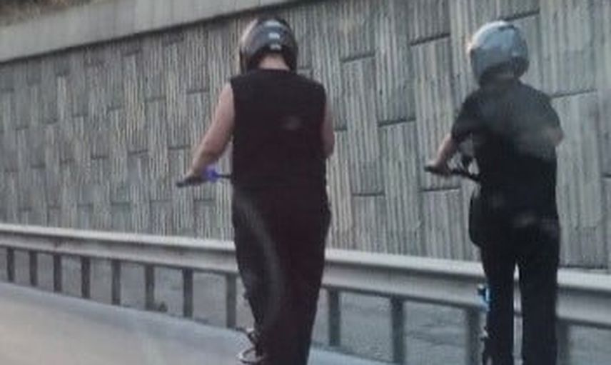 TEM otoyolunda scooterla kilometrelerce ilerleyen iki kişi kaydedildi