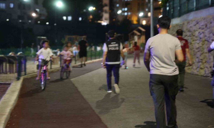Park ve sokaklarda narkotik denetimi mahalle sakinlerinin takdirini topladı