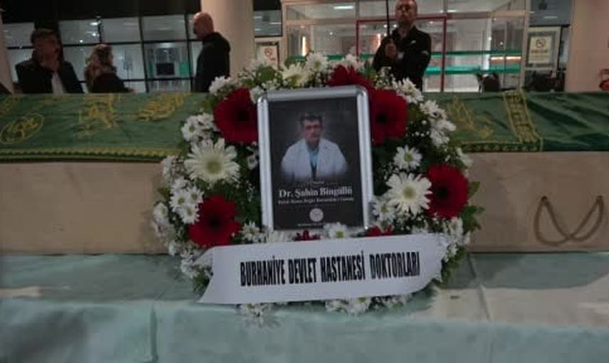 Burhaniye'de gözyaşları: Ayvalık'ta deniz kazasında ölen hekim uğurlandı