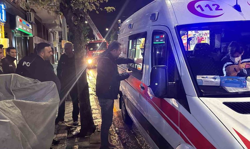 Alkollü uyku ocakta yangın çıkardı, Eskişehir'de balkondan giren ekipler son anda kurtardı