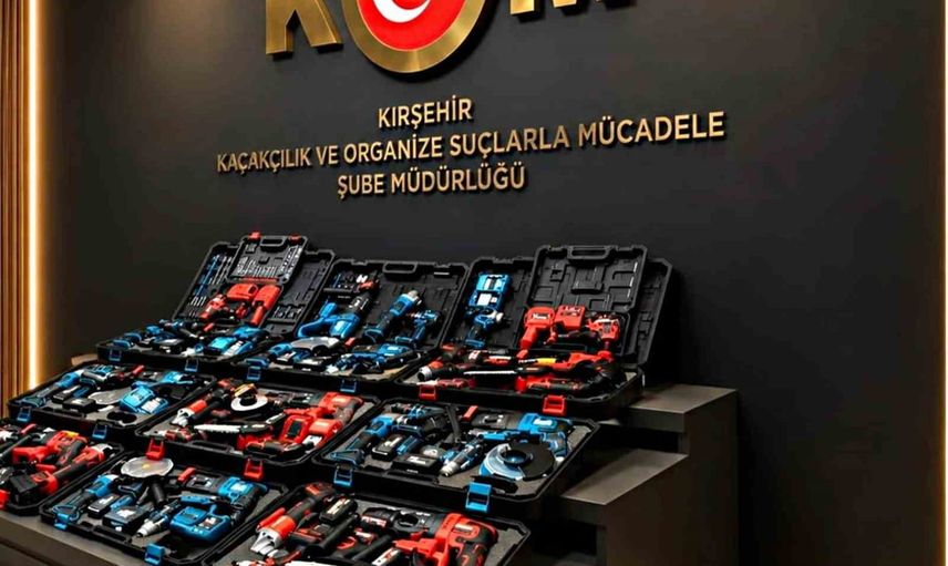 Kırşehir polisi araç aramasında 88 parçalık kaçak alet seti ortaya çıkardı